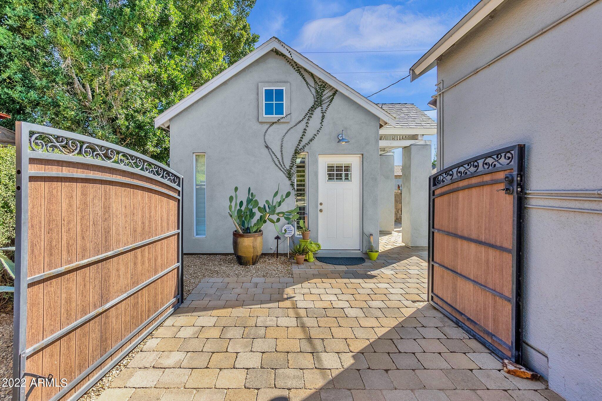 1543 East Cheery Lynn Road Phoenix, AZ 85014 - Photo 47 of 48 047_GATE