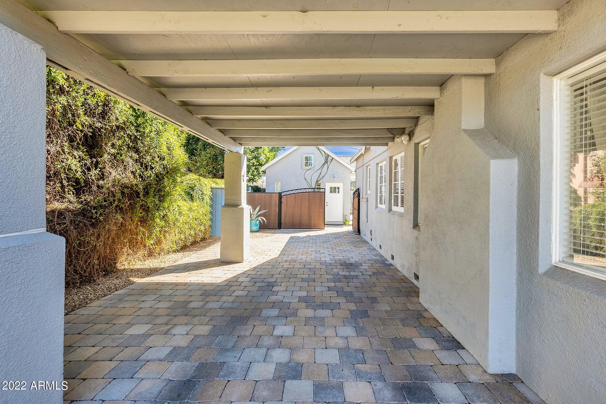 1543 East Cheery Lynn Road Phoenix, AZ 85014 - Photo 6 of 48 006_CARPORT