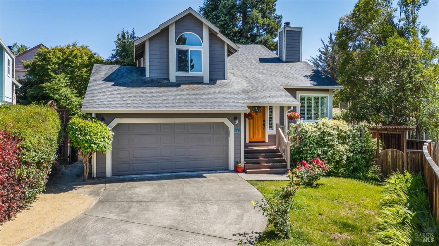 201 Frankel Lane, Sebastopol, CA 95472 Compass