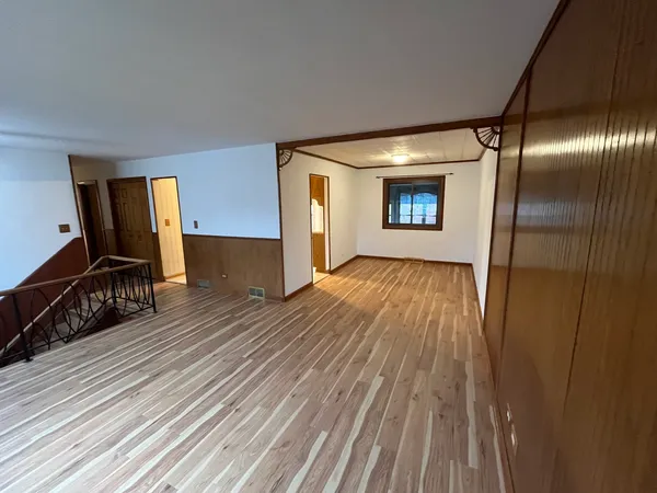 $3,200 | 562 Van Auken Street, Elmhurst, IL 60126