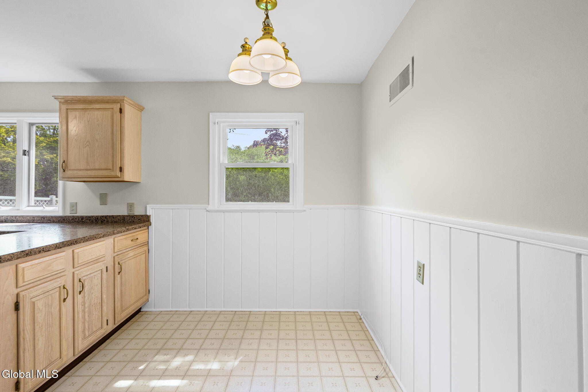 1246 Sumner Avenue Schenectady, NY 12309 - Photo 6 of 37 18-web-or-mls-1246-sumner-ave