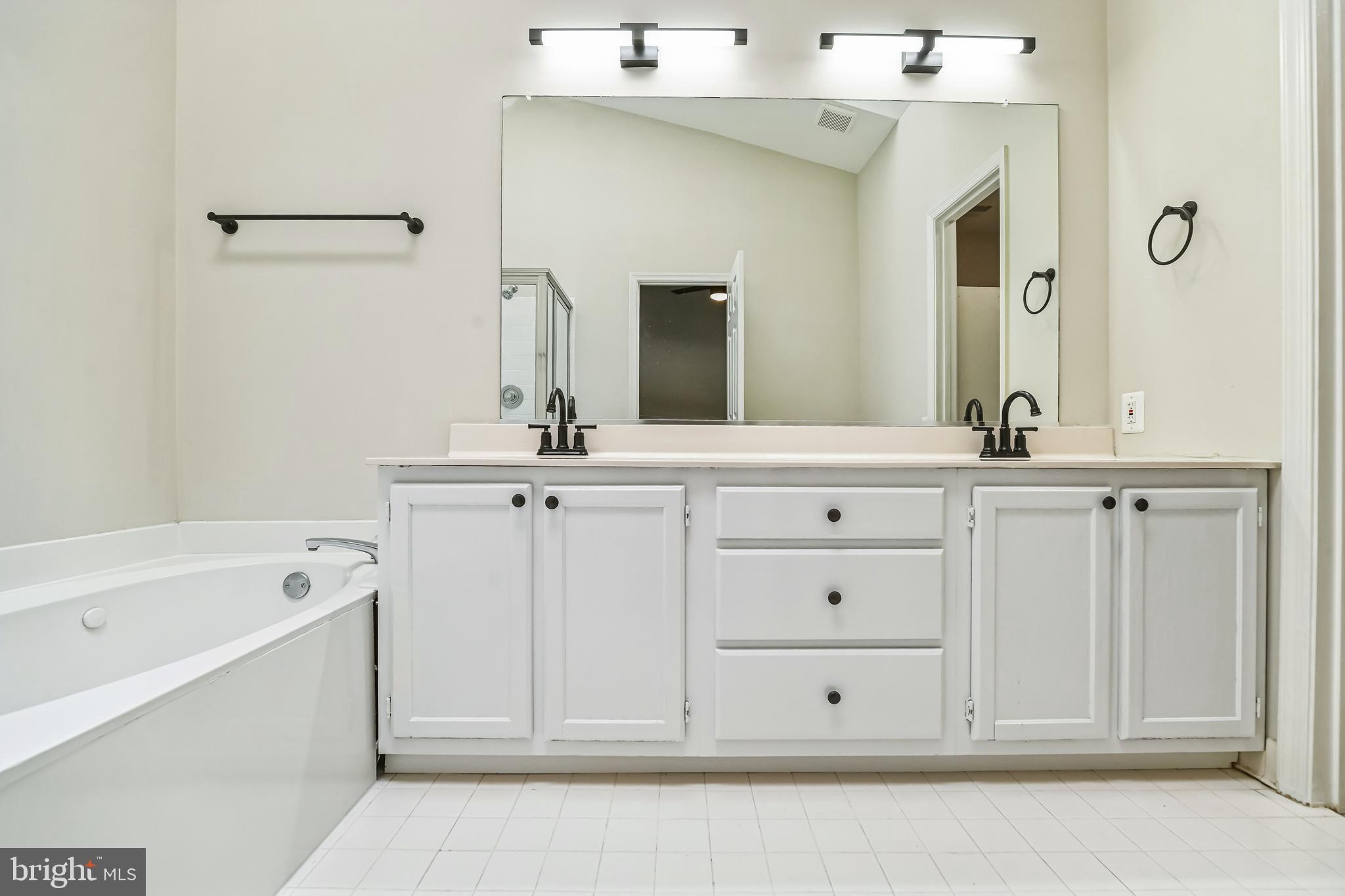 43866 Laburnum Square Ashburn, VA 20147 - Photo 16 of 36