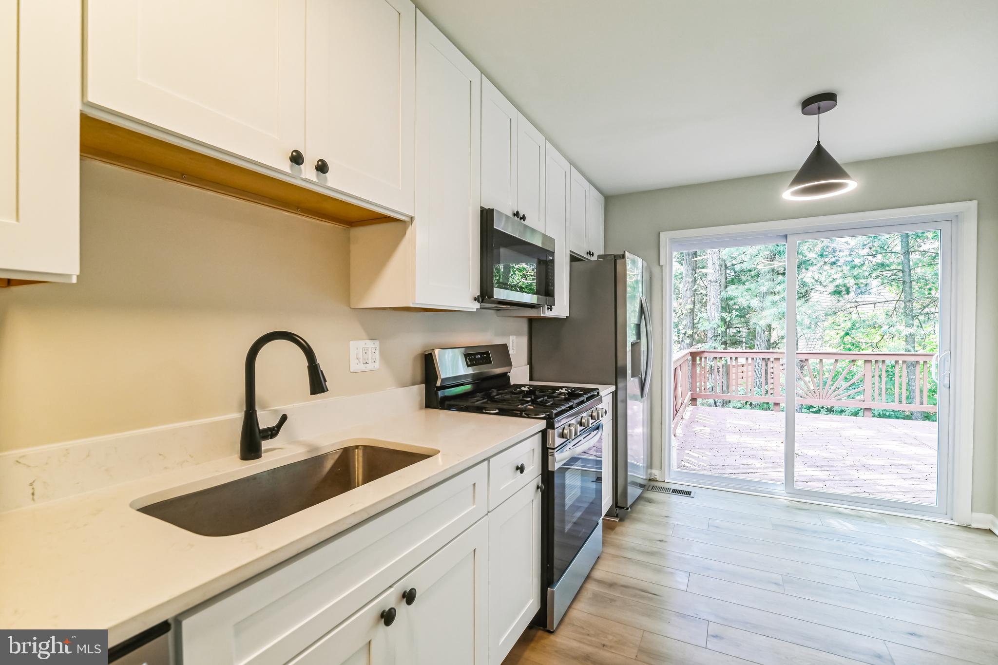 43866 Laburnum Square Ashburn, VA 20147 - Photo 2 of 36