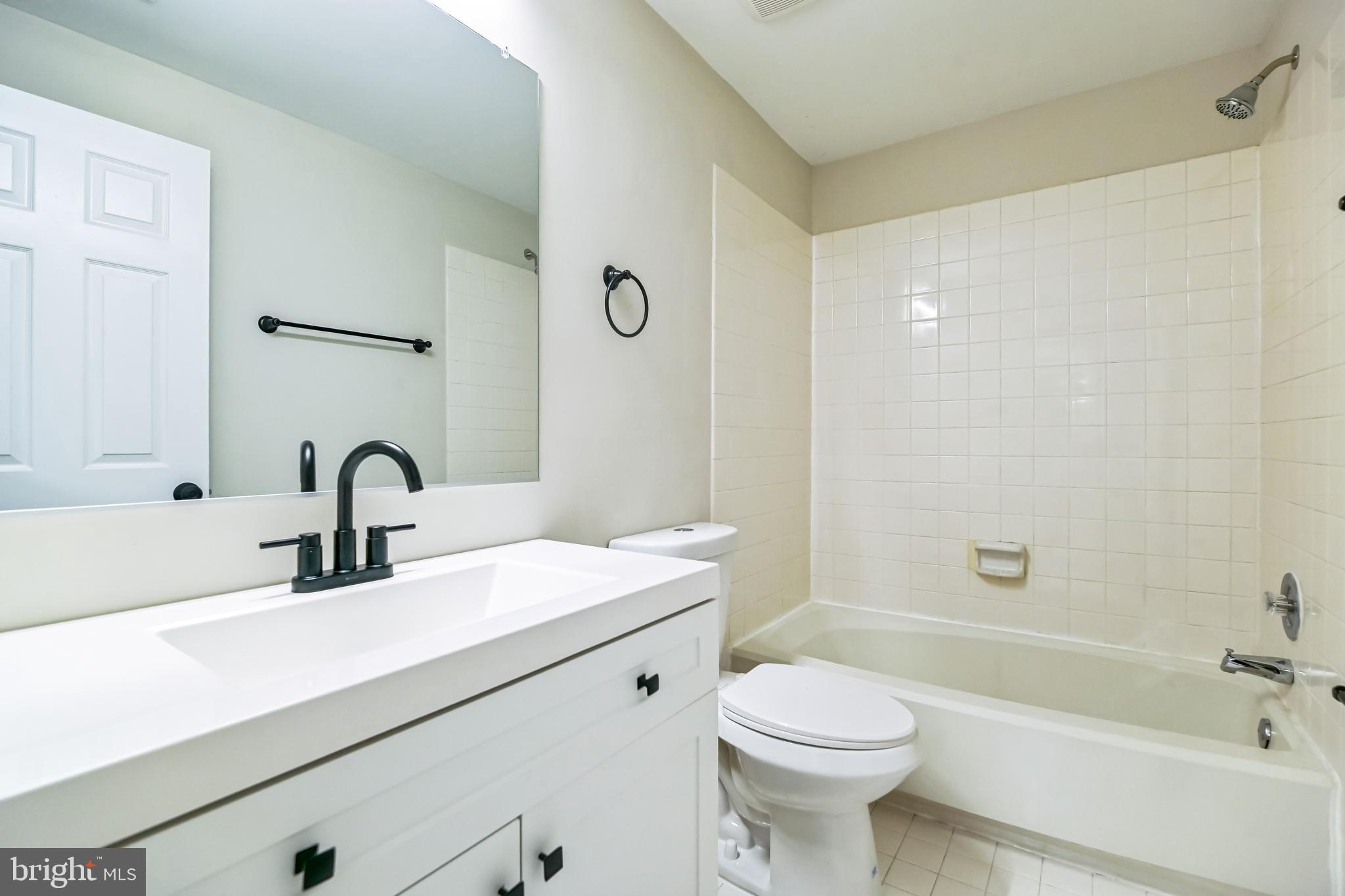 43866 Laburnum Square Ashburn, VA 20147 - Photo 24 of 36