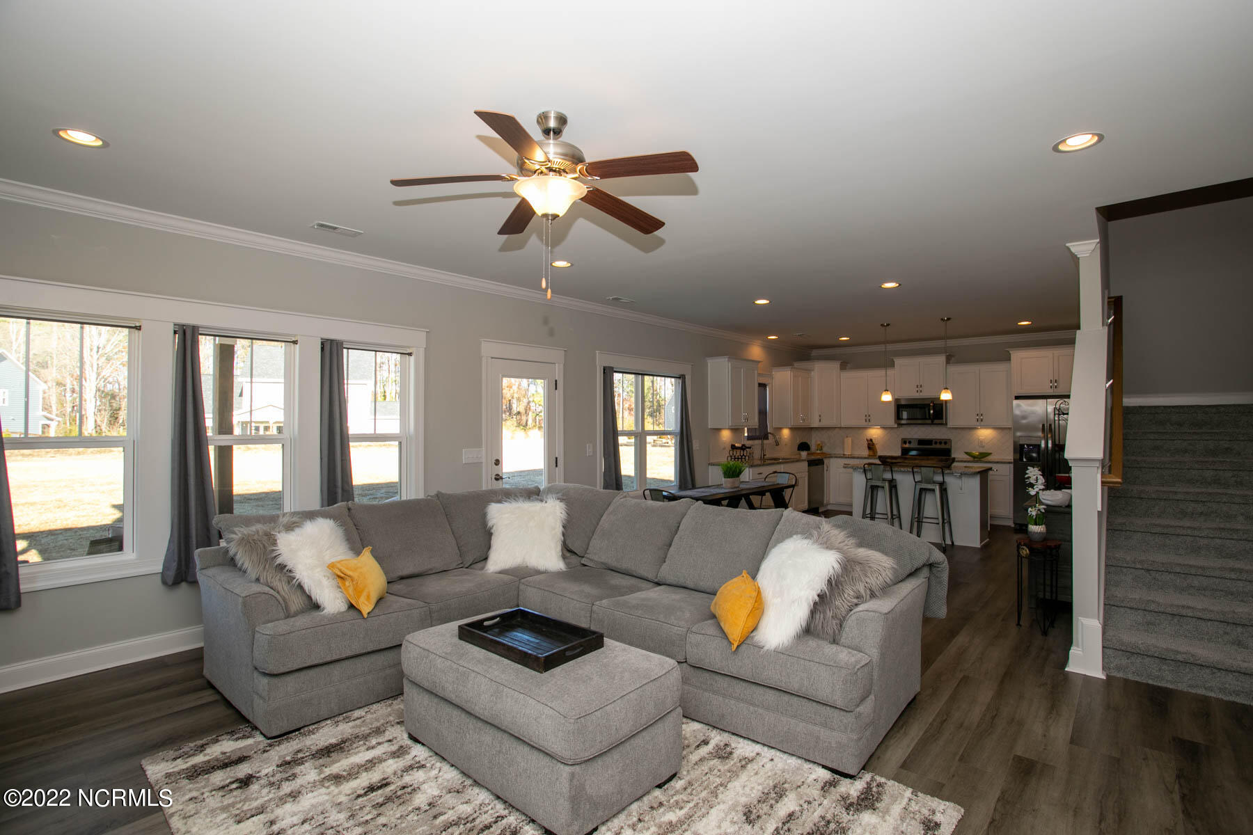 522 Abbey Road Carthage, NC 28327 - Photo 7 of 32 living room5