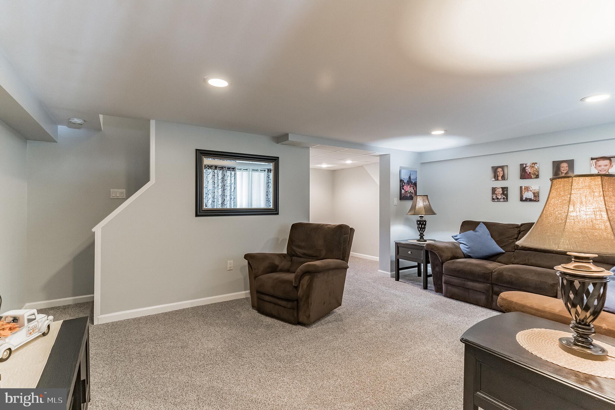 11812 Basile Road Philadelphia, PA 19154 - Photo 23 of 32