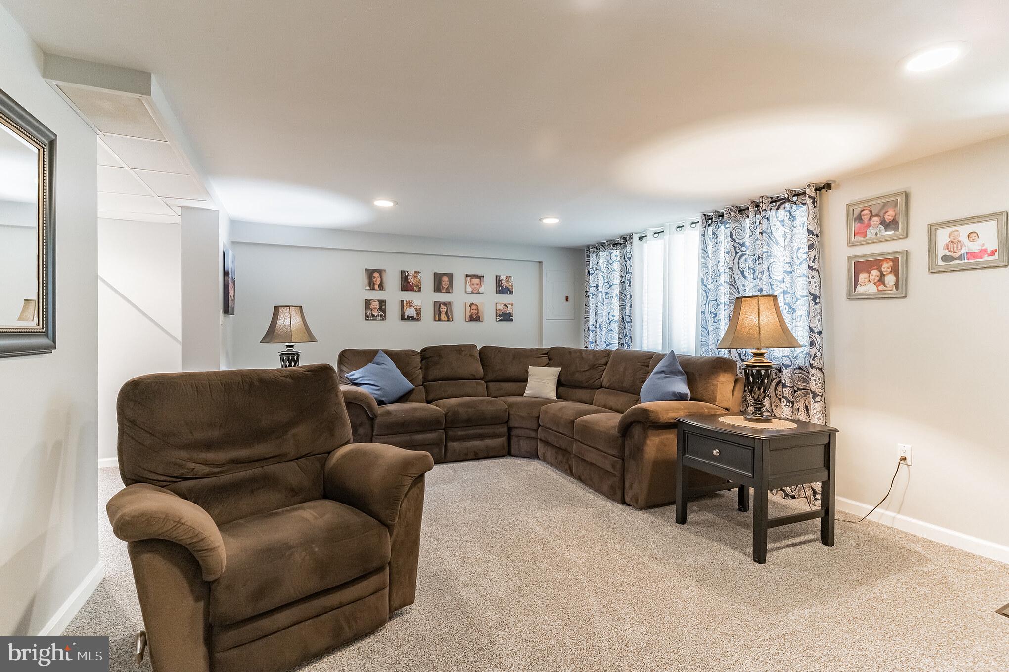 11812 Basile Road Philadelphia, PA 19154 - Photo 24 of 32