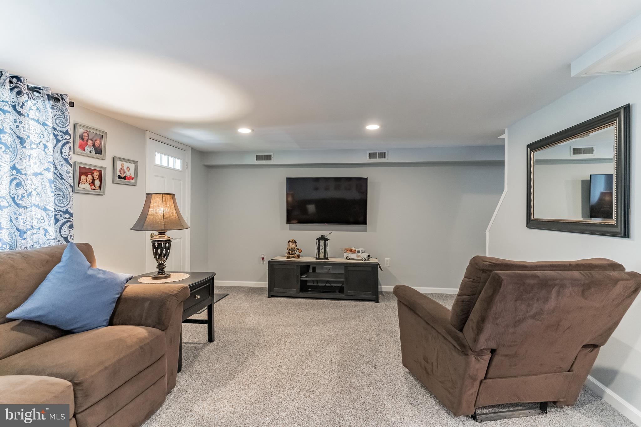 11812 Basile Road Philadelphia, PA 19154 - Photo 25 of 32