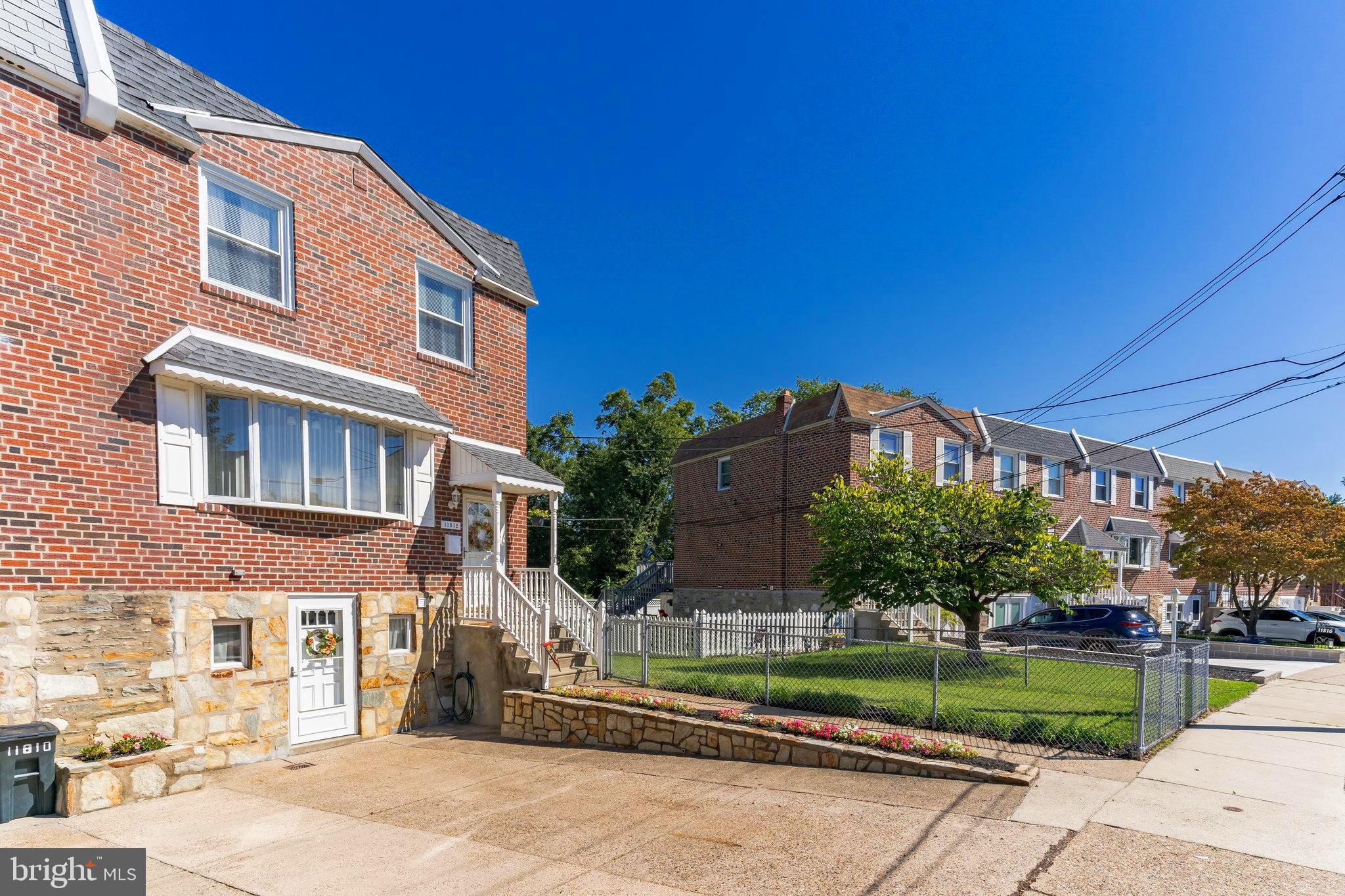 11812 Basile Road Philadelphia, PA 19154 - Photo 3 of 32