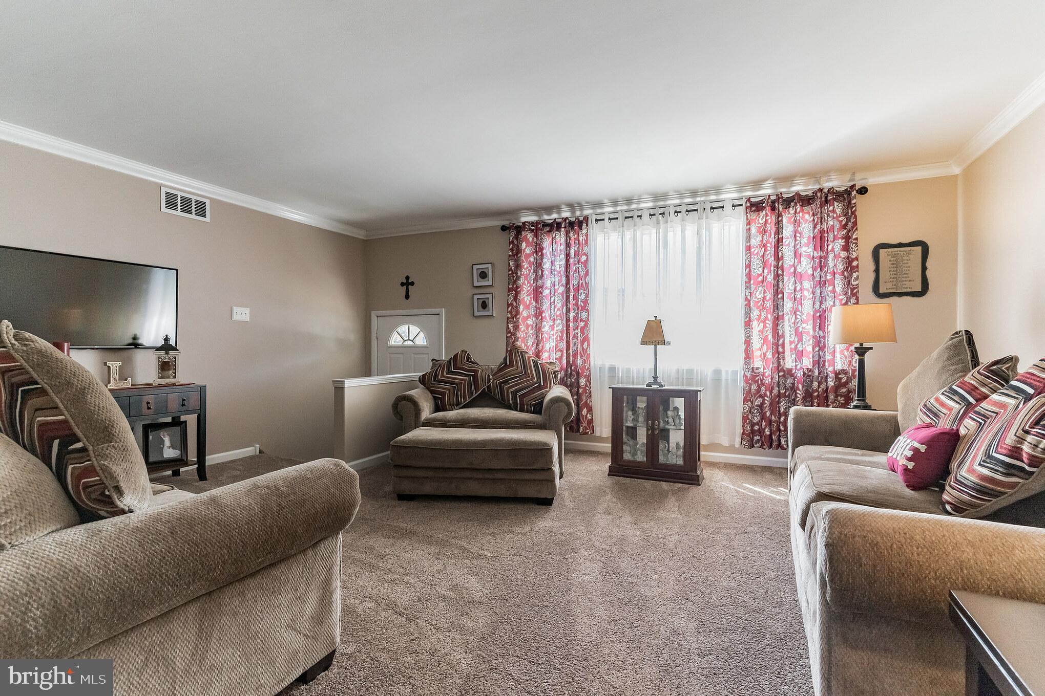 11812 Basile Road Philadelphia, PA 19154 - Photo 7 of 32
