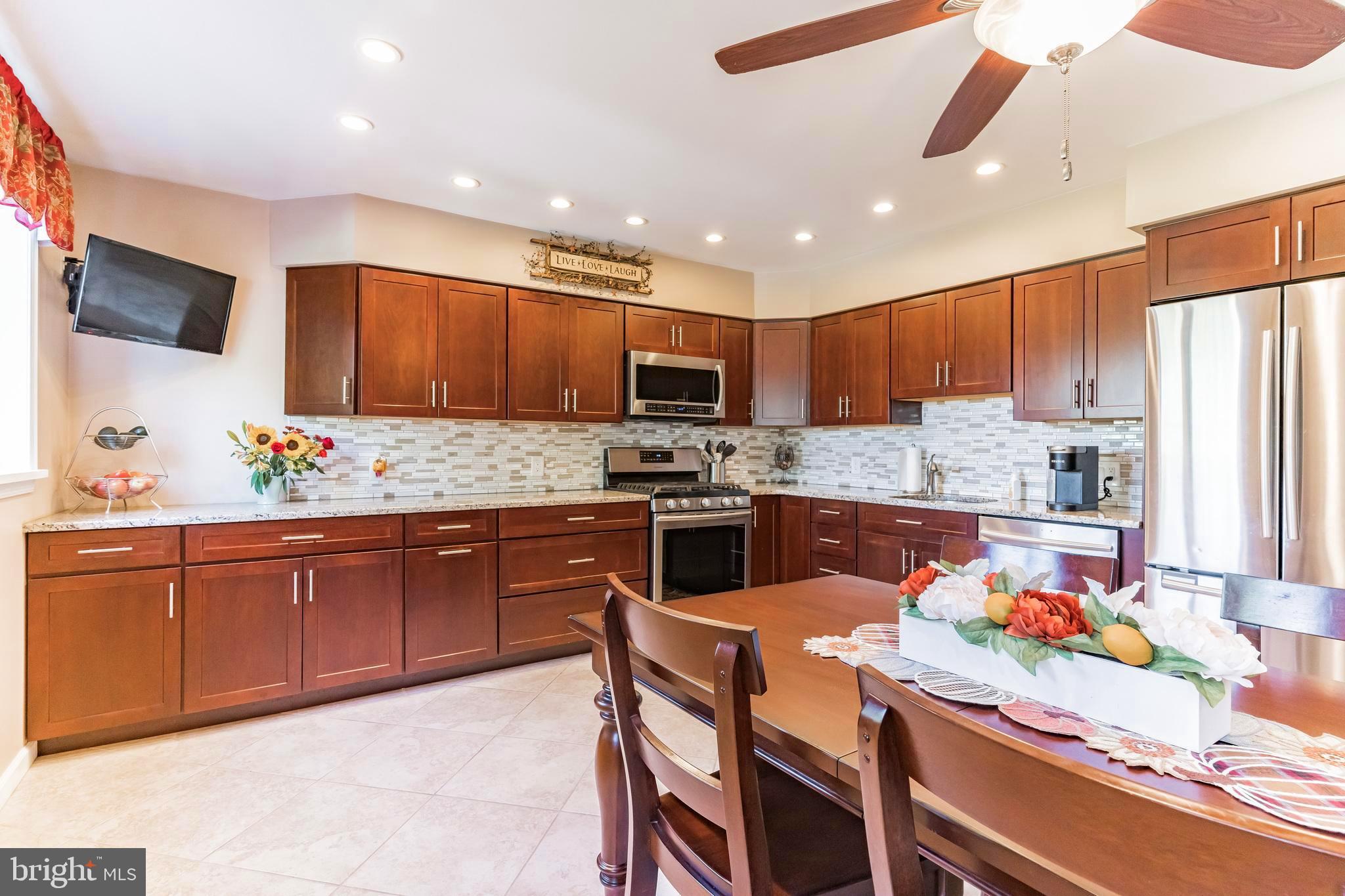 11812 Basile Road Philadelphia, PA 19154 - Photo 9 of 32