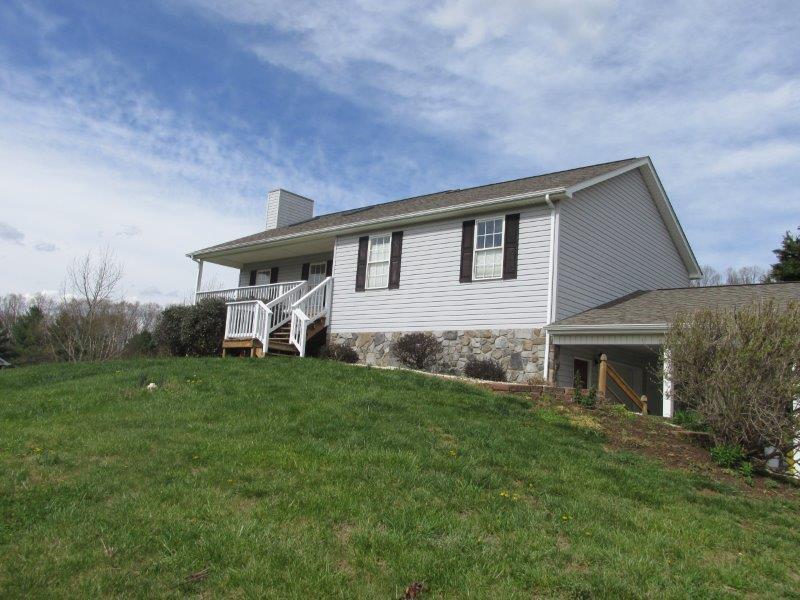 286 Stevens Road Troutville, VA 24175 - Photo 1 of 26 IMG_5192