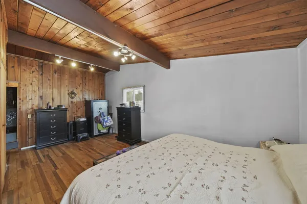 $450,000 | 261 Somerset Drive, Brooklyn, MI 49230