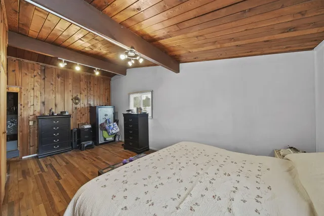 $450,000 | 261 Somerset Drive, Brooklyn, MI 49230