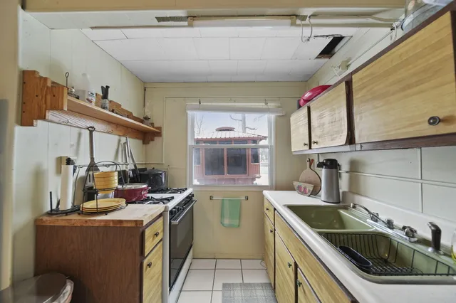 $450,000 | 261 Somerset Drive, Brooklyn, MI 49230