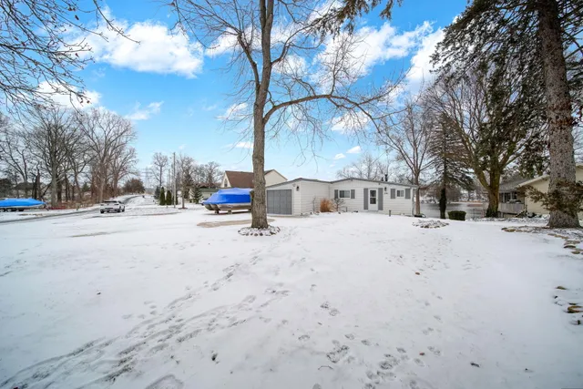 $450,000 | 261 Somerset Drive, Brooklyn, MI 49230