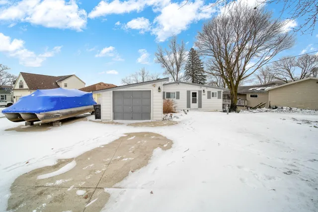 $450,000 | 261 Somerset Drive, Brooklyn, MI 49230