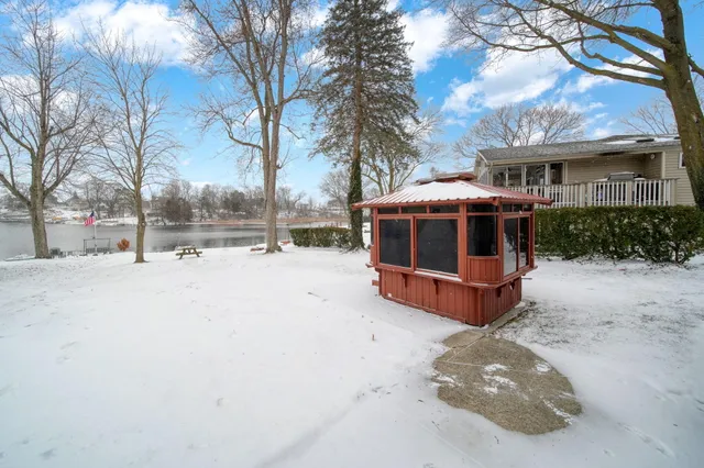 $450,000 | 261 Somerset Drive, Brooklyn, MI 49230