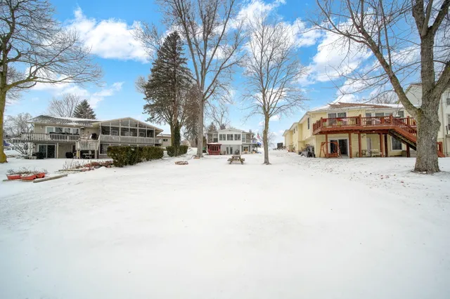 $450,000 | 261 Somerset Drive, Brooklyn, MI 49230