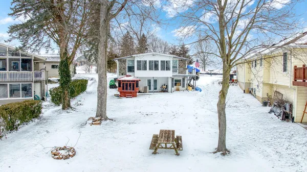$450,000 | 261 Somerset Drive, Brooklyn, MI 49230