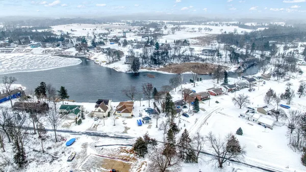 $450,000 | 261 Somerset Drive, Brooklyn, MI 49230