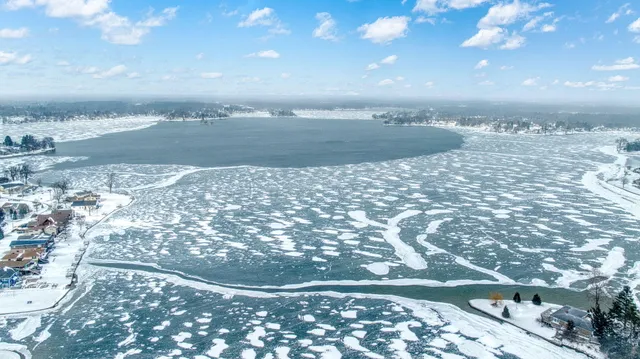 $450,000 | 261 Somerset Drive, Brooklyn, MI 49230