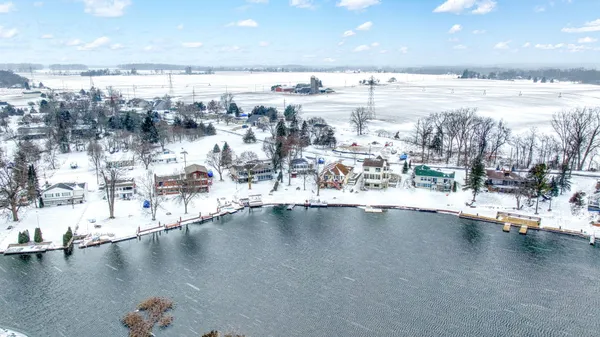 $450,000 | 261 Somerset Drive, Brooklyn, MI 49230