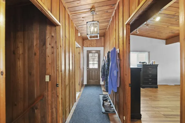 $450,000 | 261 Somerset Drive, Brooklyn, MI 49230