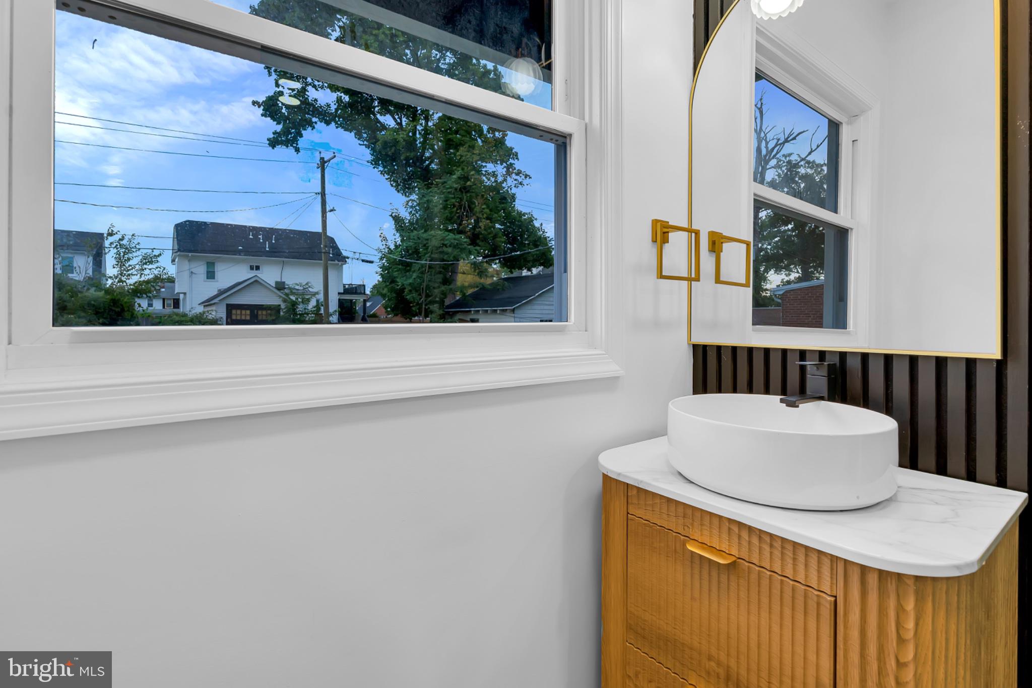 4104 Wentworth Road Baltimore, MD 21207 - Photo 24 of 68 Main level bathroom 4