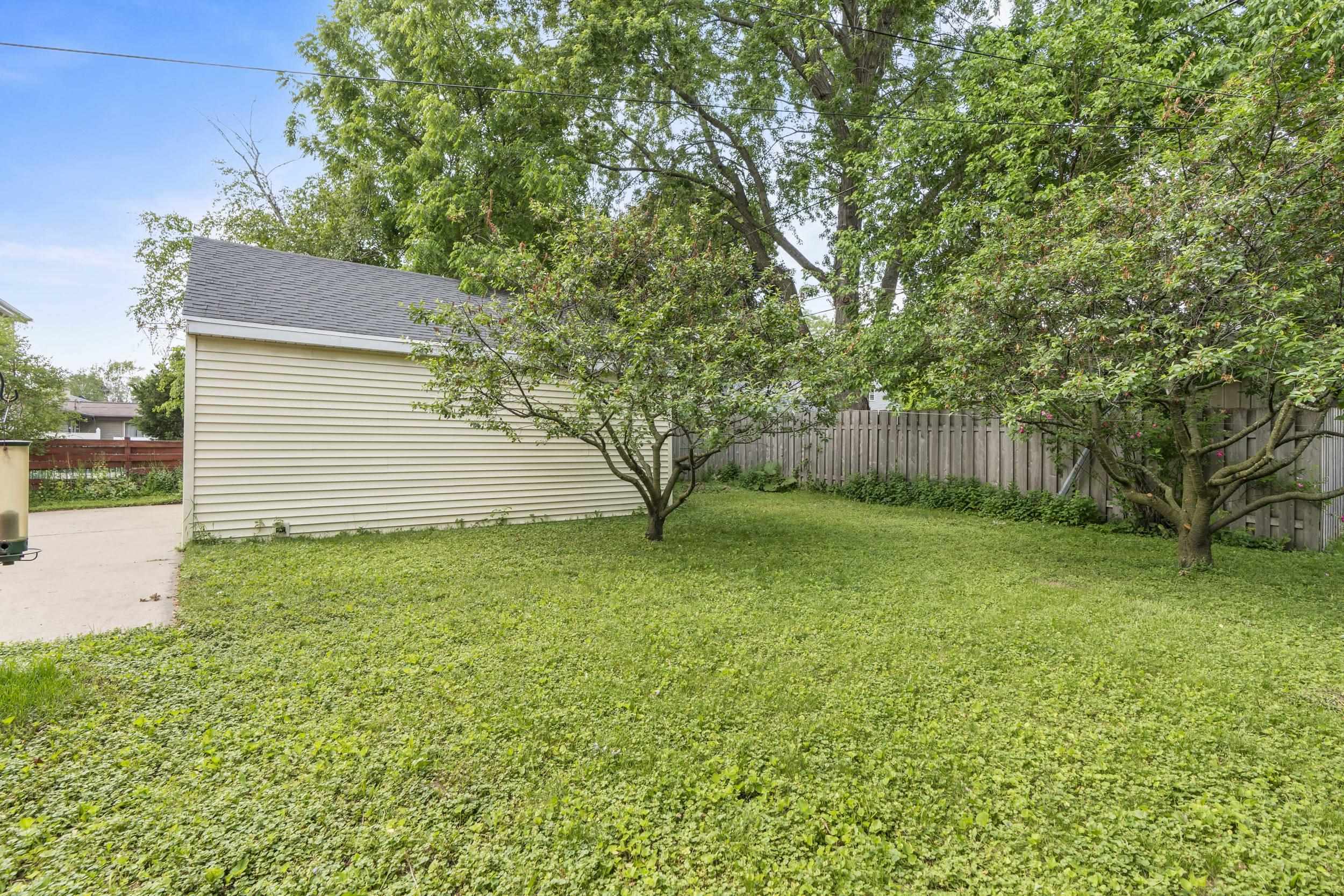 1136 West Roberts Avenue Appleton, WI 54914 - Photo 47 of 58
