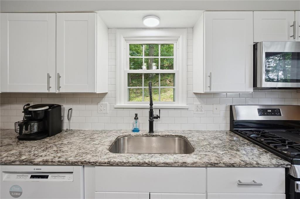 516 Shenango Road Beaver Falls, PA 15010 - Photo 10 of 29 Gallery Image 10