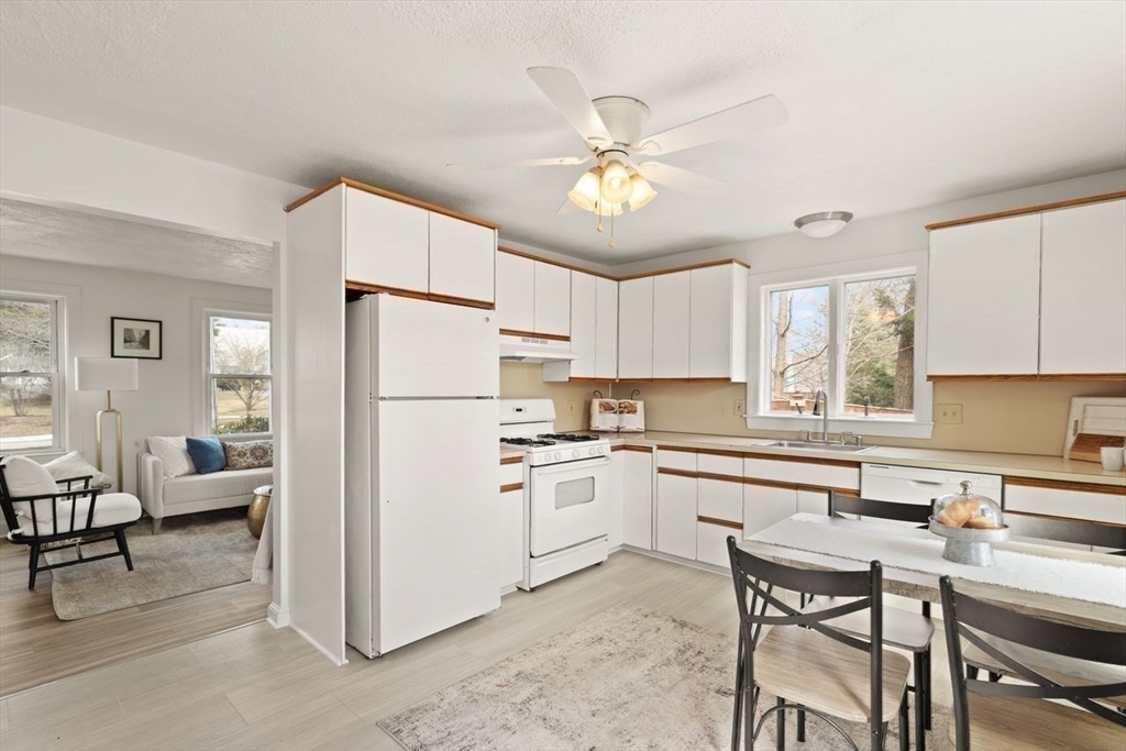 818 Main Street Walpole, MA 02081 - Photo 14 of 39