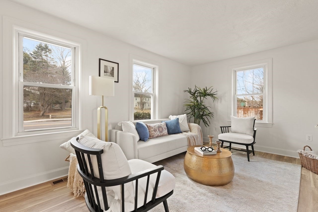 818 Main Street Walpole, MA 02081 - Photo 5 of 39