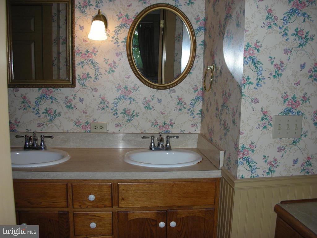 226 South Spruce Street Lititz, PA 17543 - Photo 11 of 13
