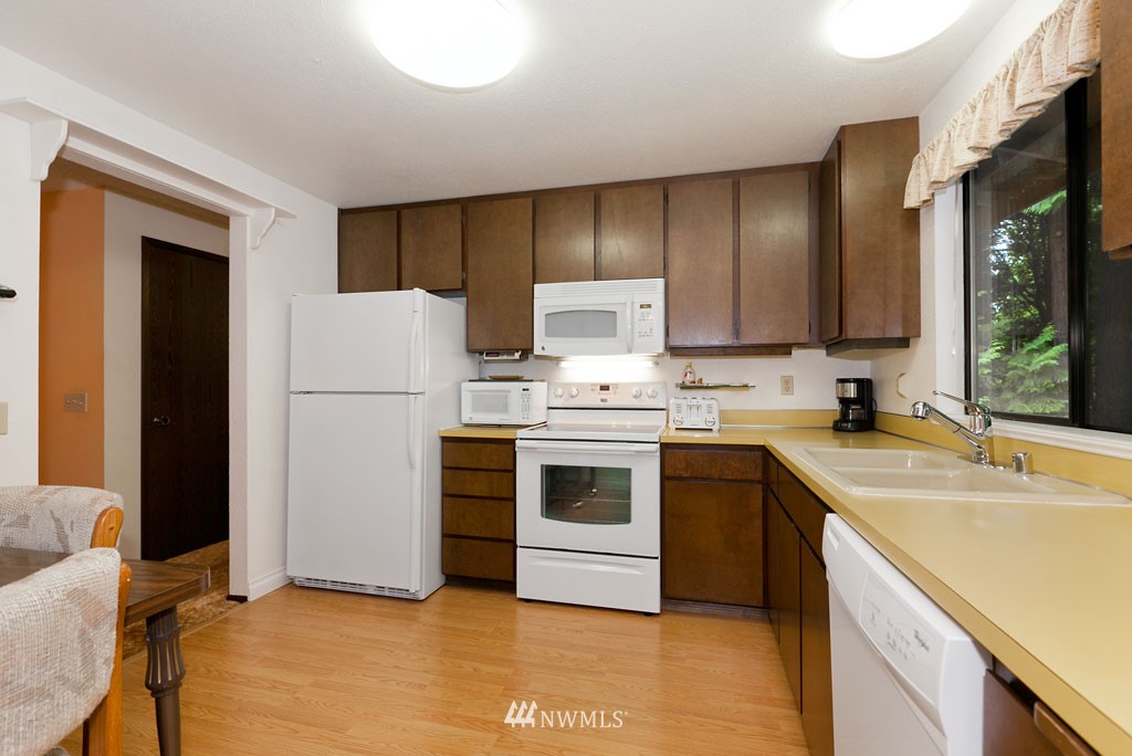 2313 190th Street Southeast Bothell, WA 98012 - Photo 6 of 15 Gallery Image 6