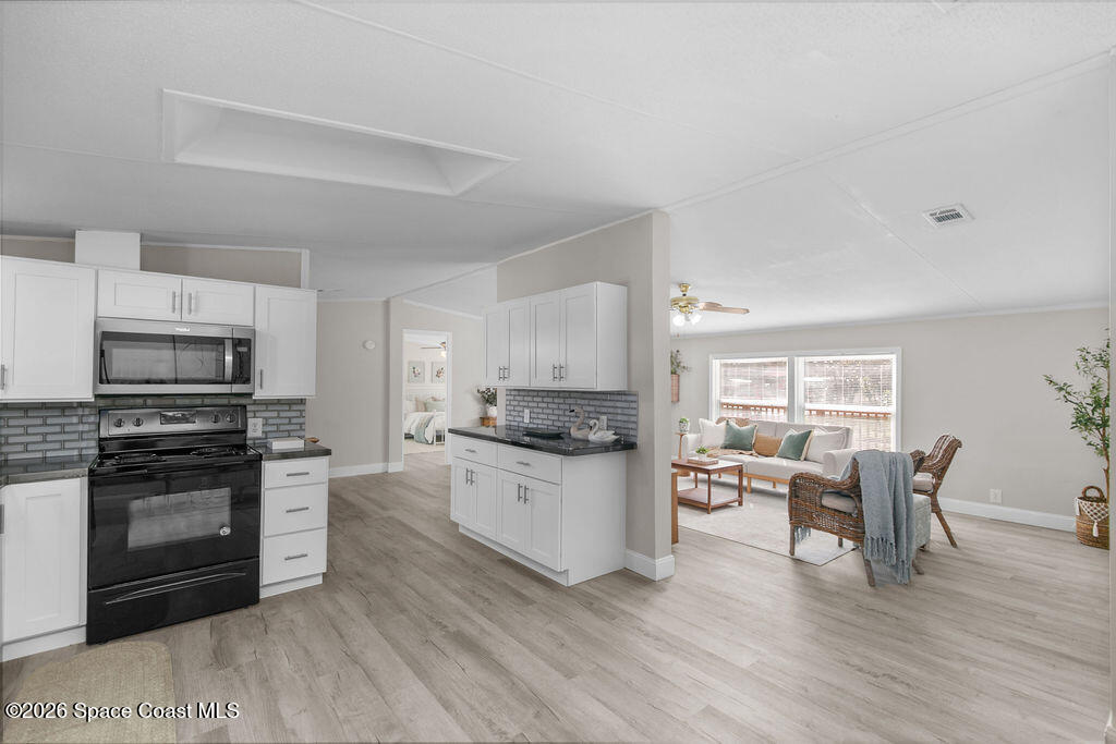 18137 Hollister Road Orlando, FL 32820 - Photo 10 of 28 Thoughtful Design