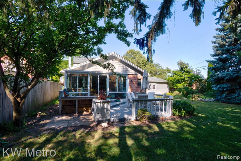 15 Maplefield Road Pleasant Ridge, MI 48069 - Photo 43 of 46
