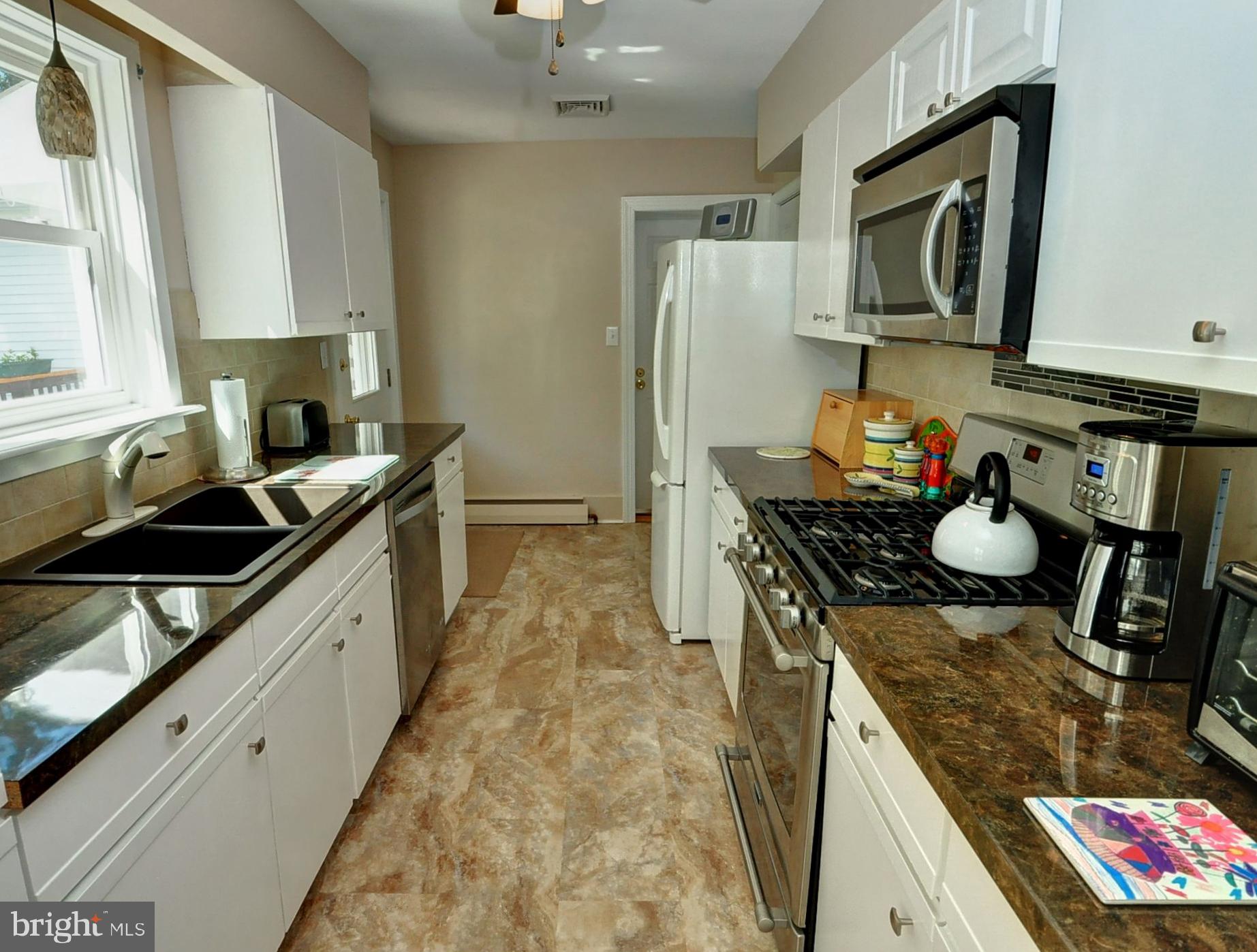 205 Stump Road North Wales, PA 19454 - Photo 7 of 28 Main house - kitchen