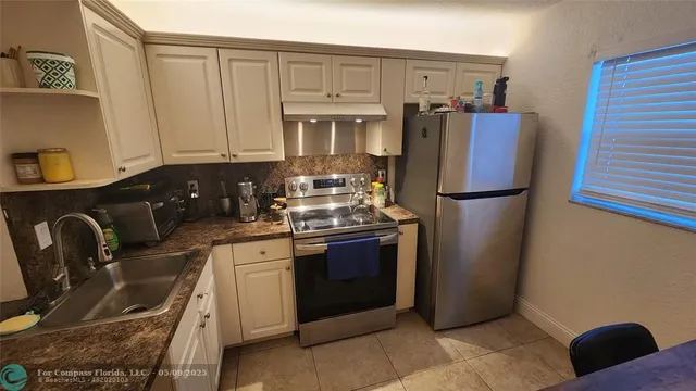 $189,000 | 4311 Crystal Lake Drive, Unit 219, Deerfield Beach, FL 33073