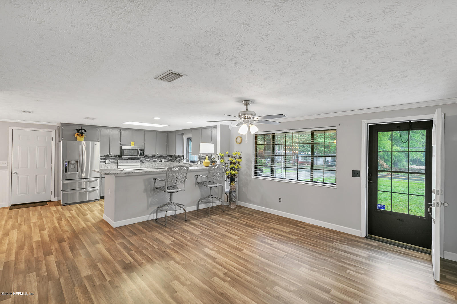 1036 Cahoon Road South Jacksonville, FL 32221 - Photo 6 of 33 Come on in!