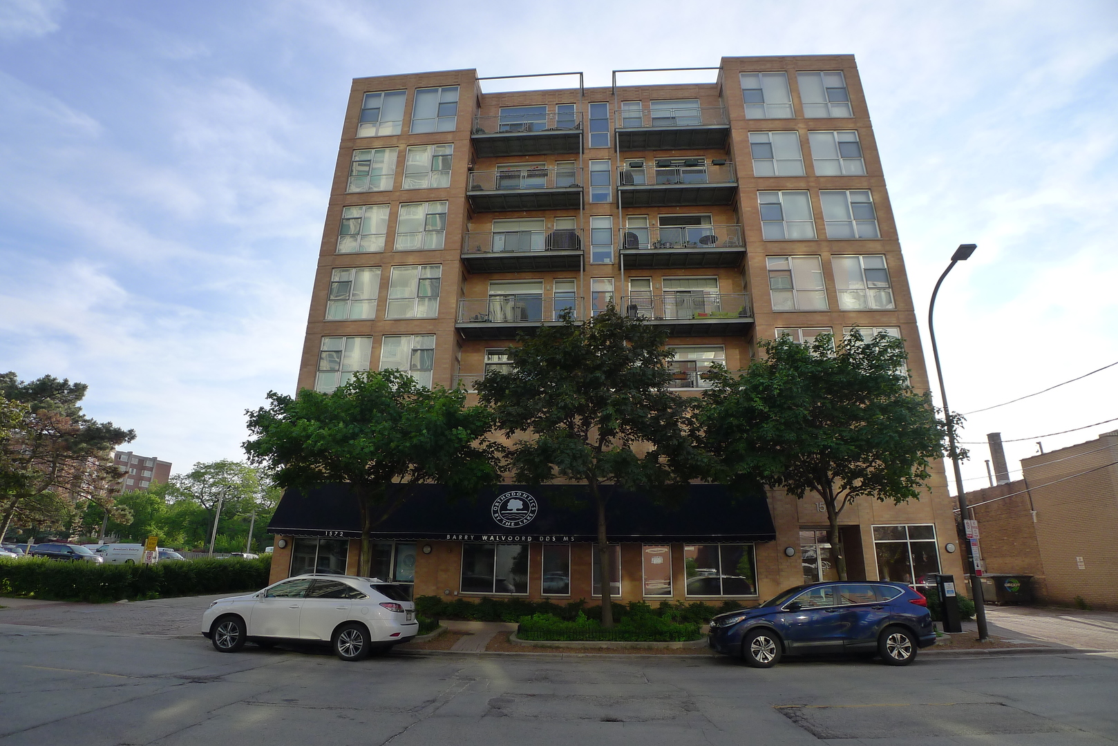 1572 Maple Avenue, Unit 404 Evanston, IL 60201 - Photo 2 of 26