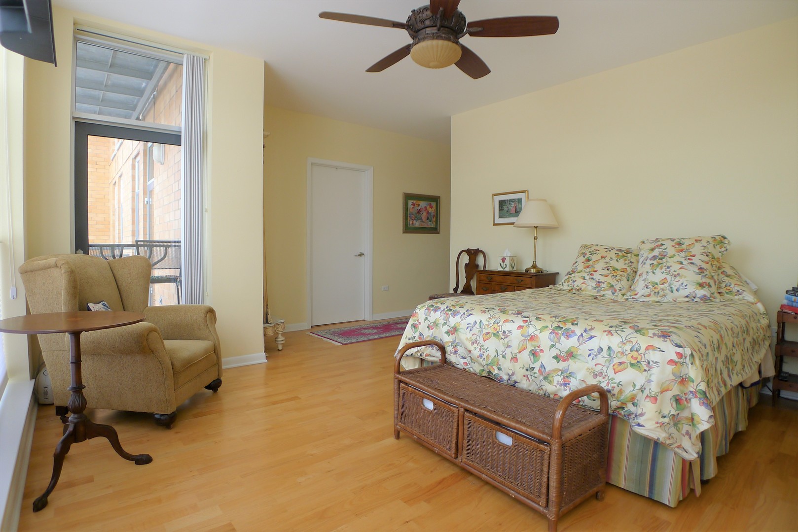 1572 Maple Avenue, Unit 404 Evanston, IL 60201 - Photo 11 of 26