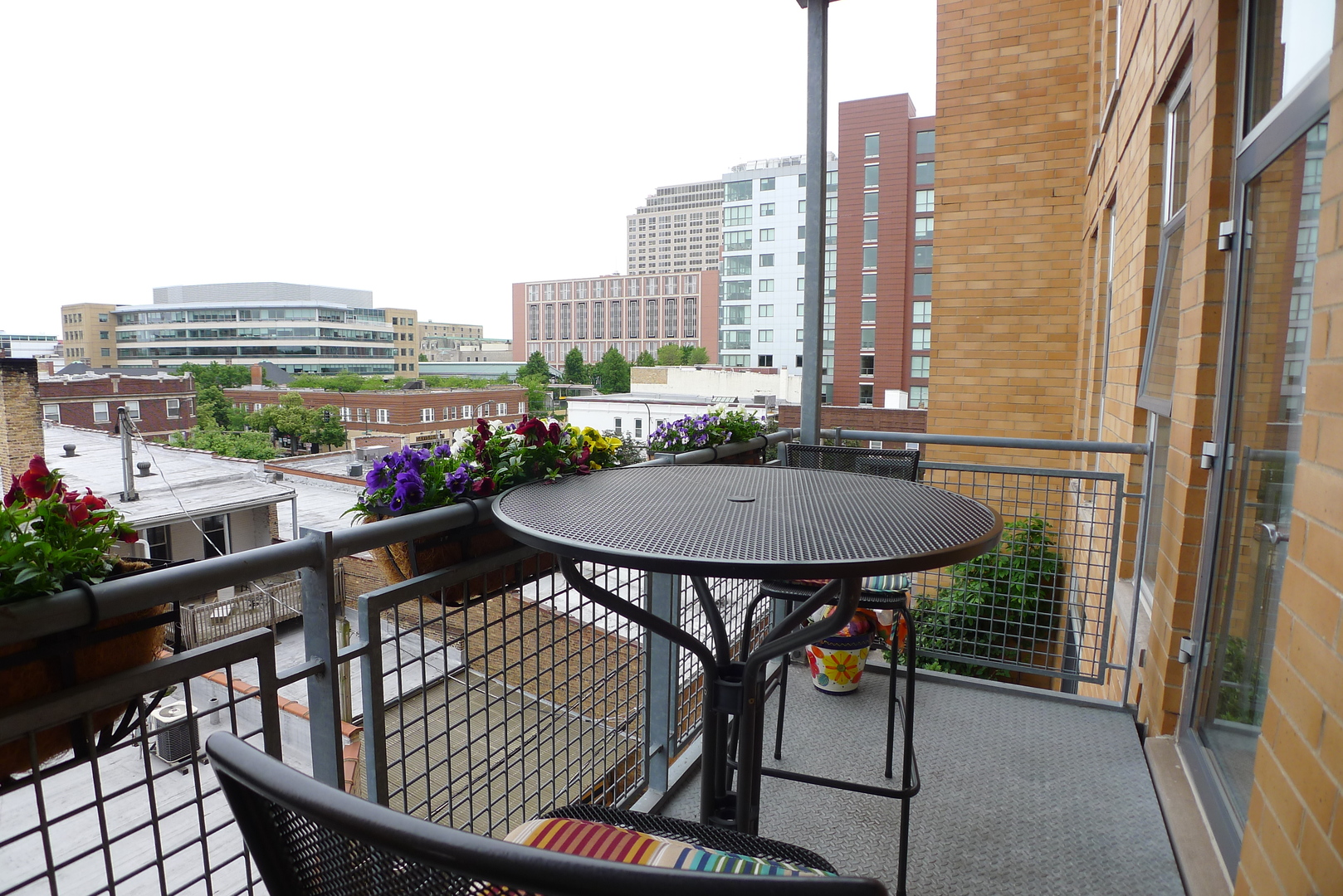 1572 Maple Avenue, Unit 404 Evanston, IL 60201 - Photo 20 of 26