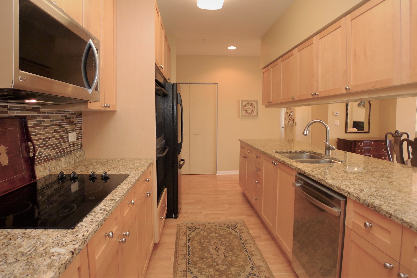 1572 Maple Avenue, Unit 404 Evanston, IL 60201 - Photo 7 of 26