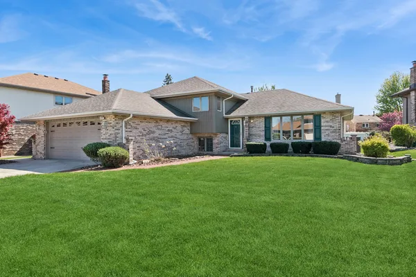 $389,900 | 6257 157th Place, Oak Forest, IL 60452