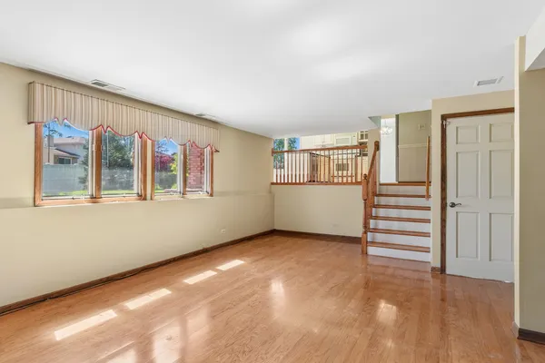 $389,900 | 6257 157th Place, Oak Forest, IL 60452