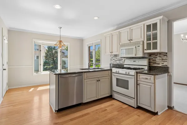 $389,900 | 6257 157th Place, Oak Forest, IL 60452