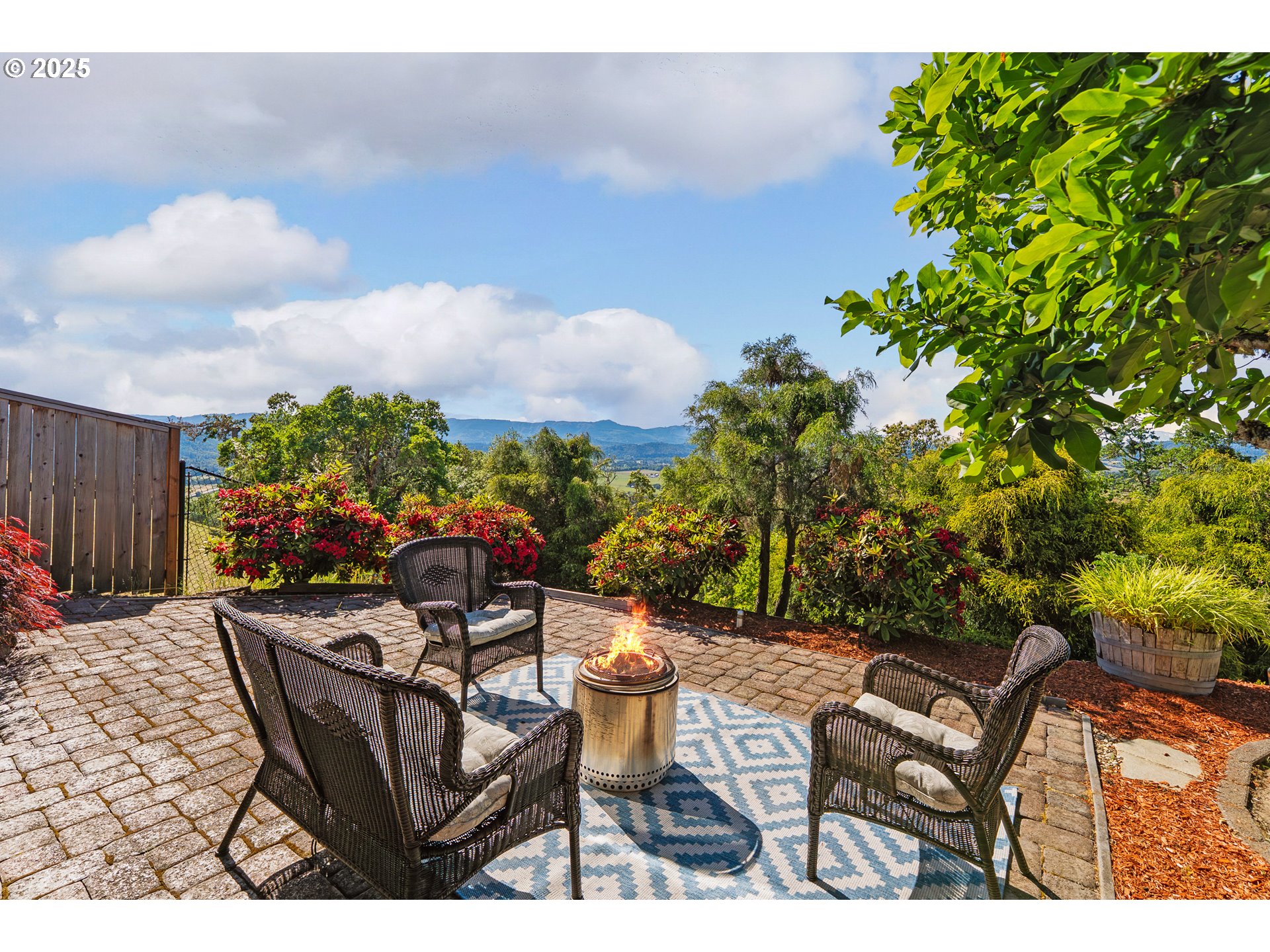 215 Ridgecrest Drive Roseburg, OR 97471 - Photo 12 of 48