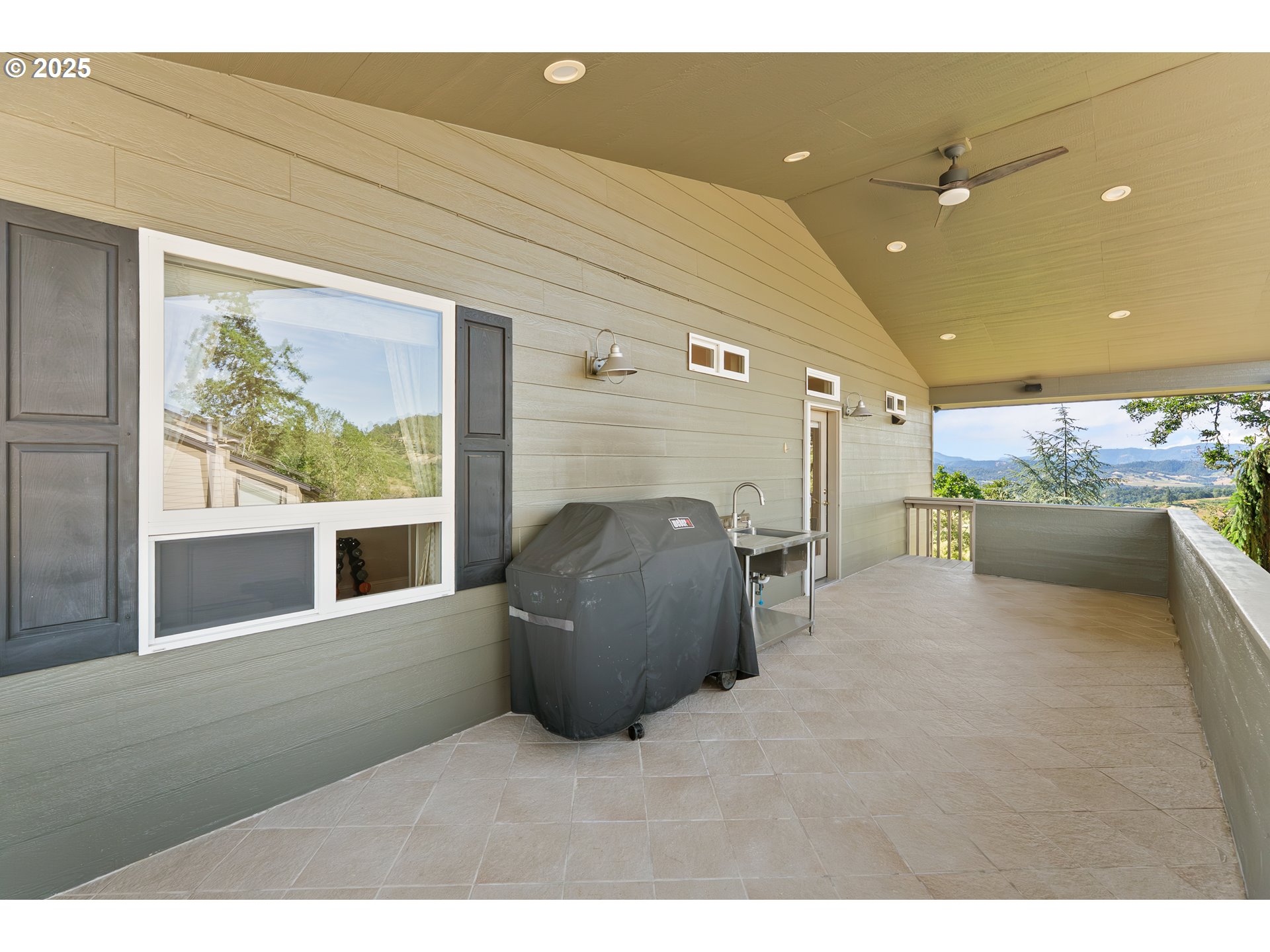 215 Ridgecrest Drive Roseburg, OR 97471 - Photo 16 of 48