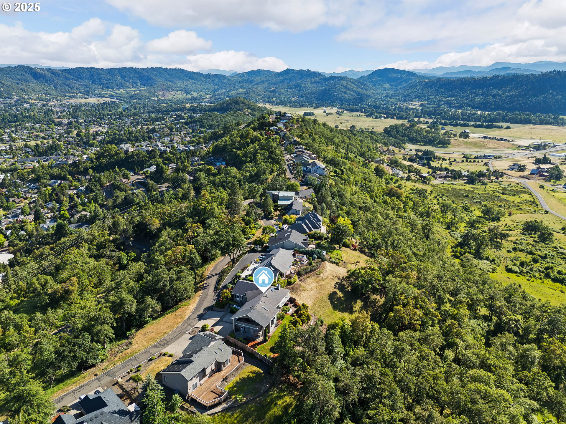 215 Ridgecrest Drive Roseburg, OR 97471 - Photo 3 of 48